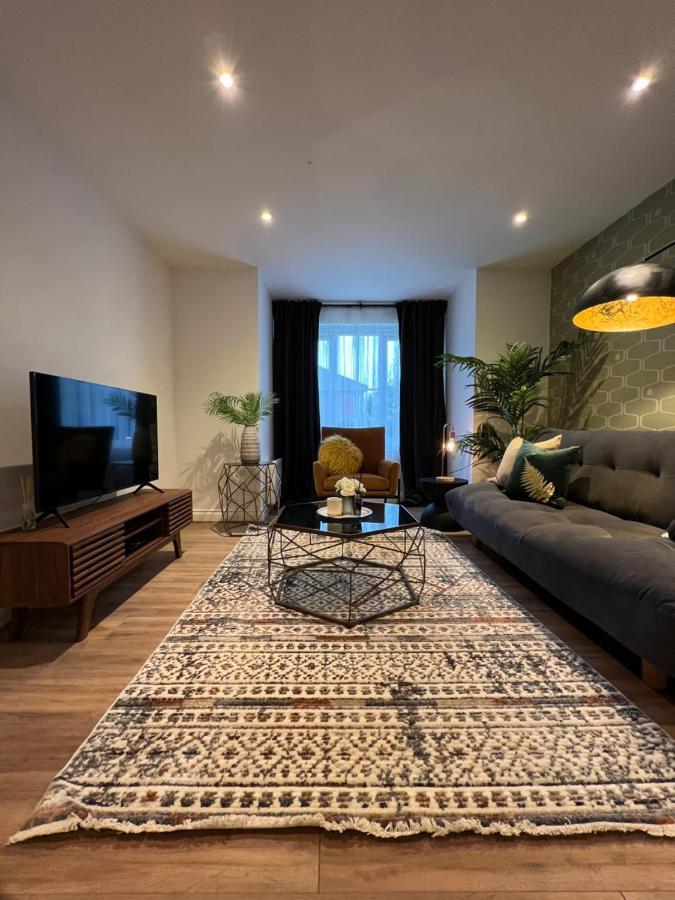 Modern 2 Bedroom Aesthetic Apt Manchester Exterior photo