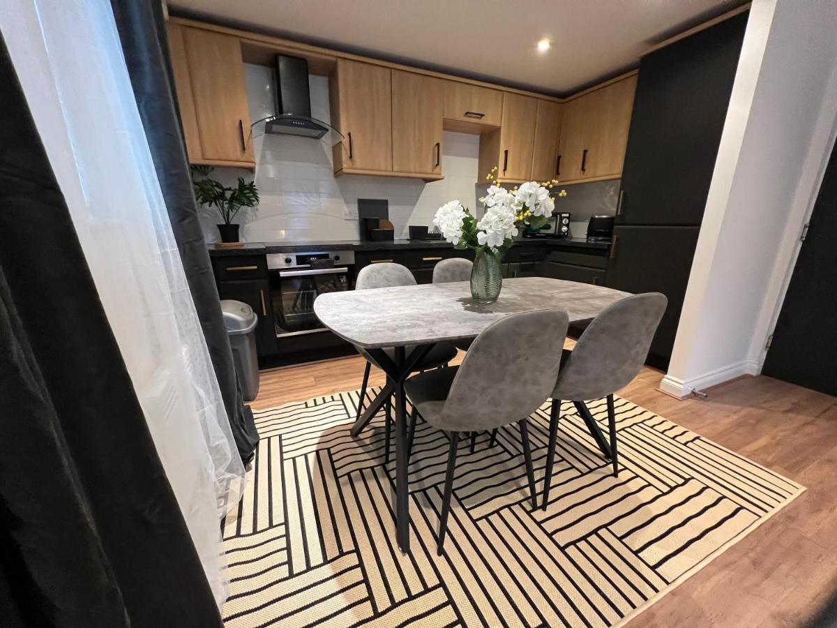 Modern 2 Bedroom Aesthetic Apt Manchester Exterior photo