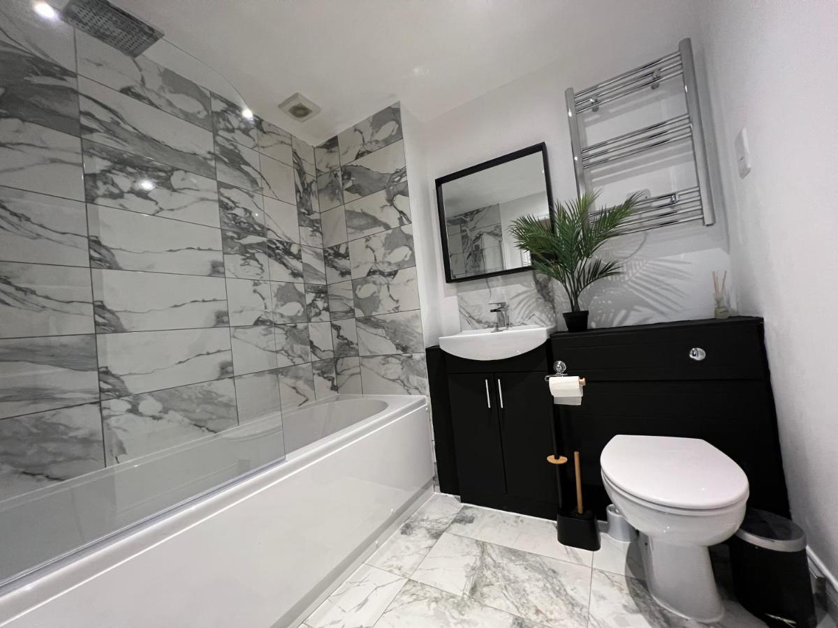 Modern 2 Bedroom Aesthetic Apt Manchester Exterior photo